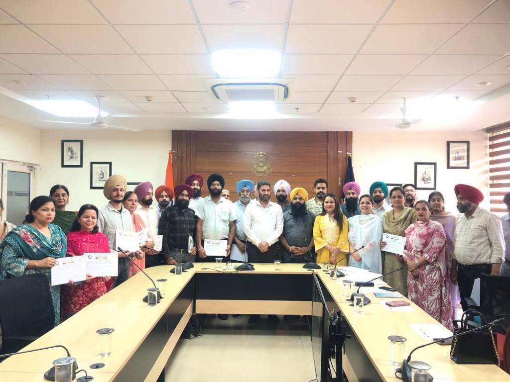 TehsildarcumCharge Officer Gurpreet Singh Dhillon Felicitates Census Supervisors and Enumerators